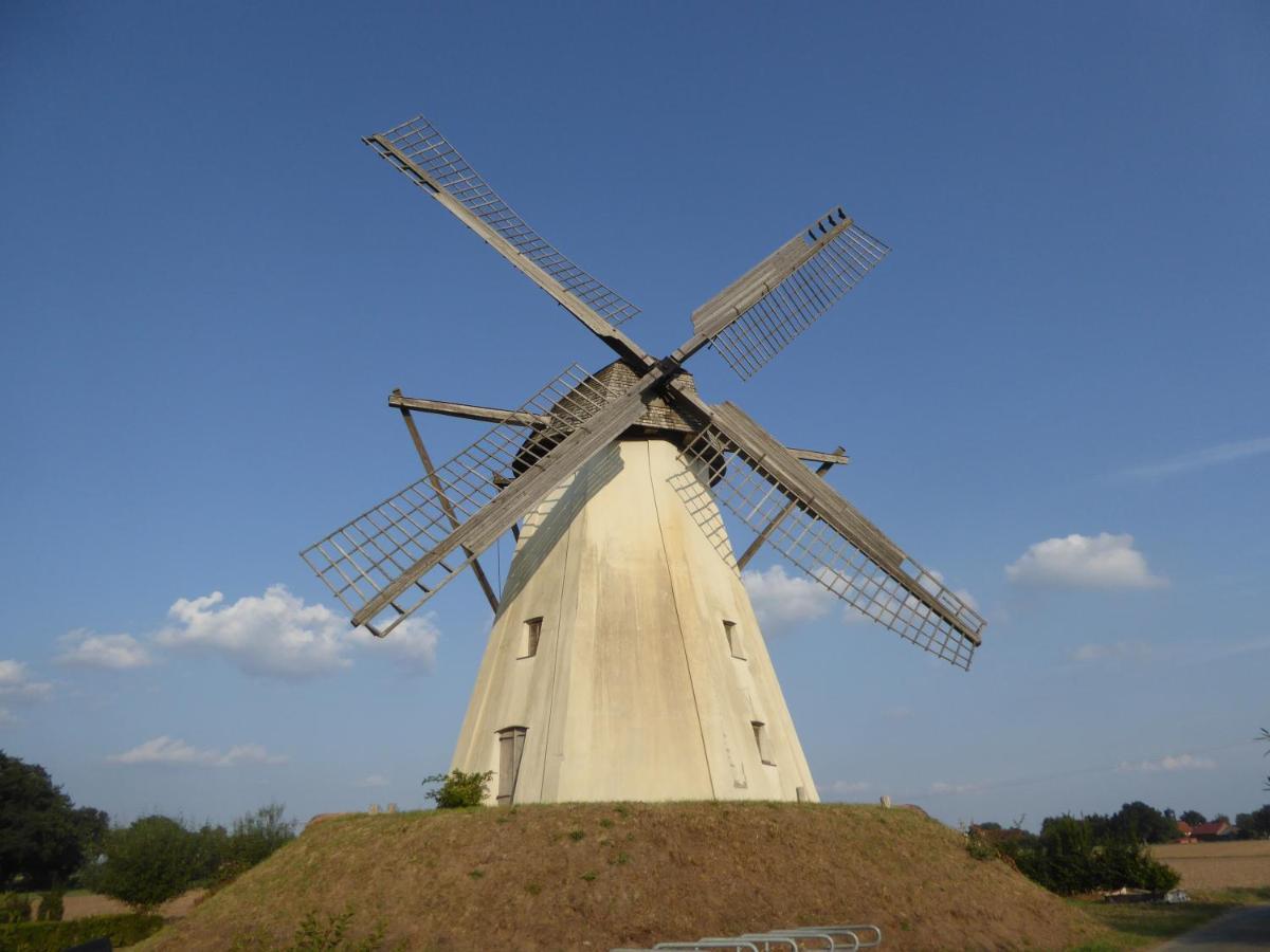 Landgasthaus Zur Muehlenwirtin เพเทอร์สฮาเกน ภายนอก รูปภาพ